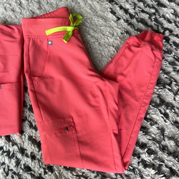 Figs - Coral - Picture 3 of 5